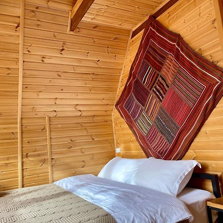 Kazbegi Kuro Cottages מראה חיצוני תמונה