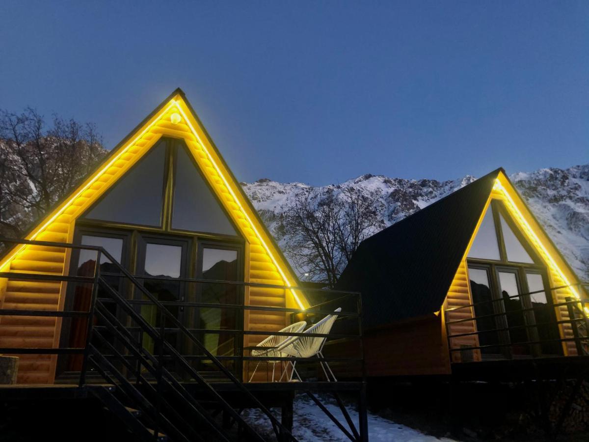 Kazbegi Kuro Cottages מראה חיצוני תמונה