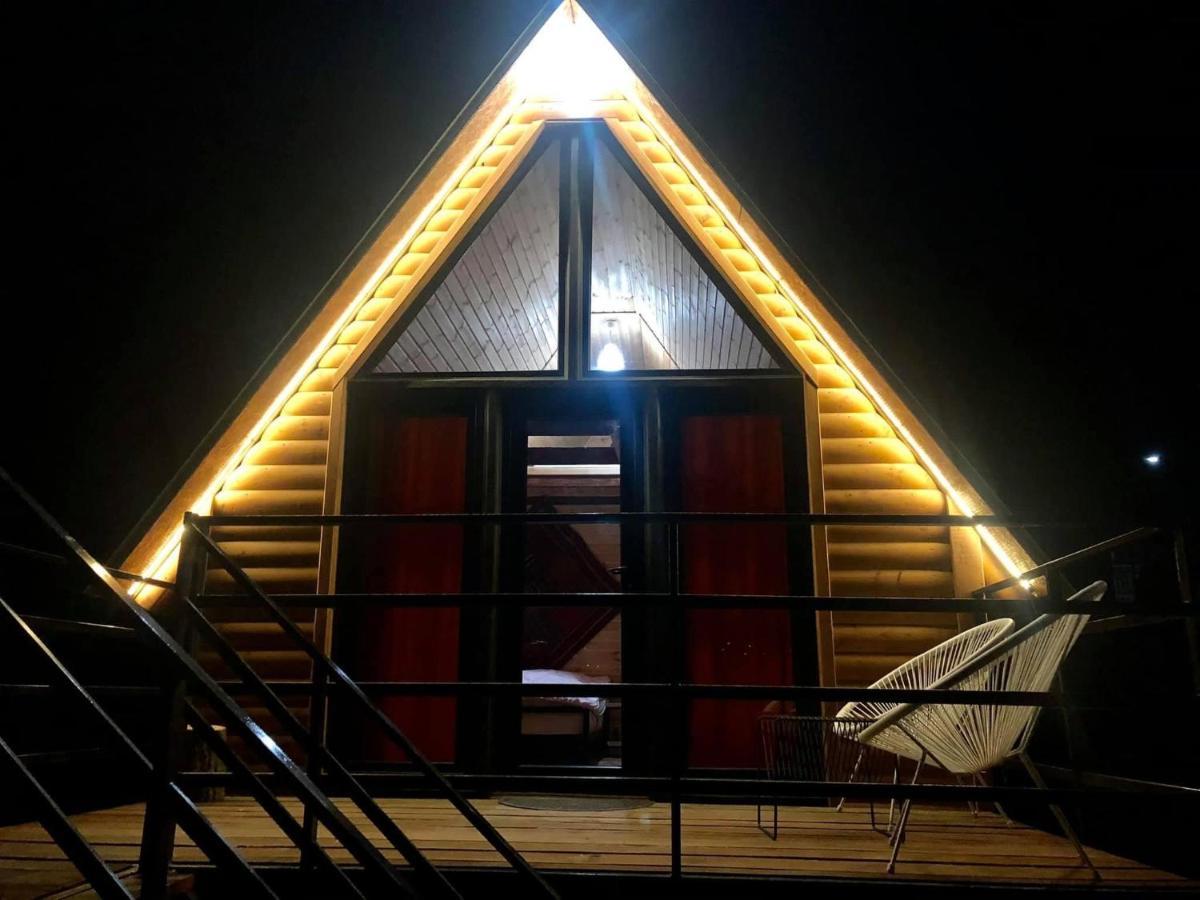 Kazbegi Kuro Cottages מראה חיצוני תמונה