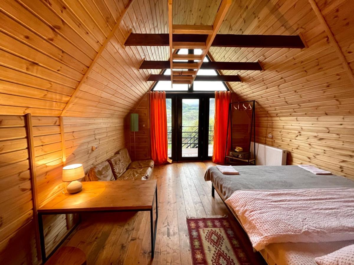 Kazbegi Kuro Cottages מראה חיצוני תמונה