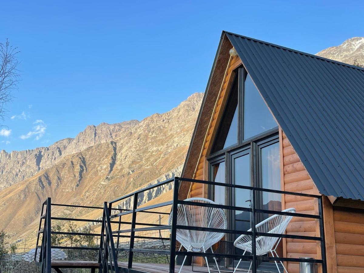 Kazbegi Kuro Cottages מראה חיצוני תמונה