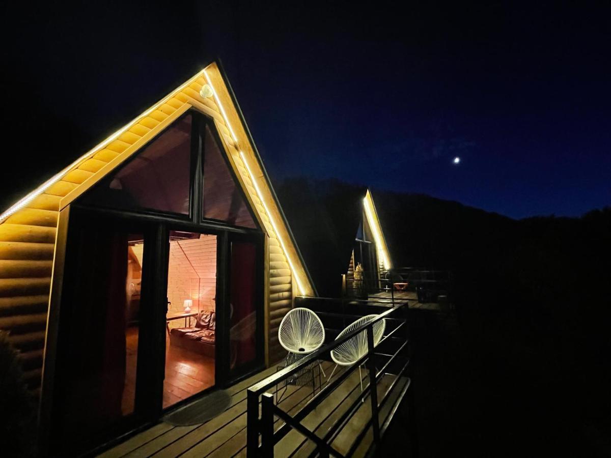 Kazbegi Kuro Cottages מראה חיצוני תמונה