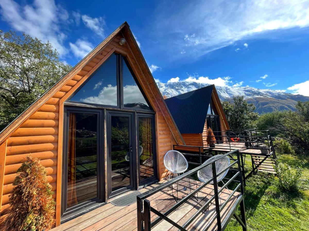 Kazbegi Kuro Cottages מראה חיצוני תמונה