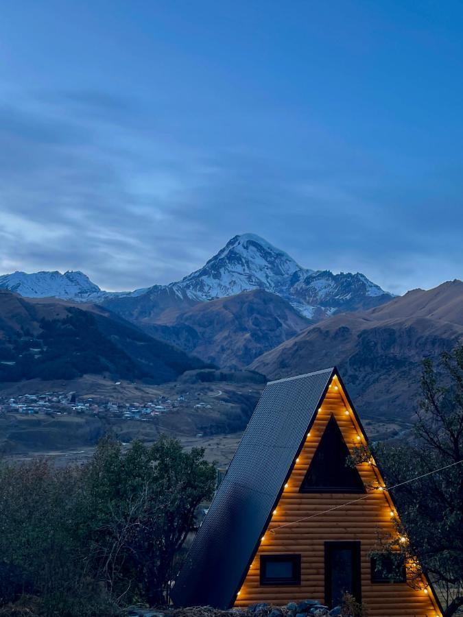 Kazbegi Kuro Cottages מראה חיצוני תמונה
