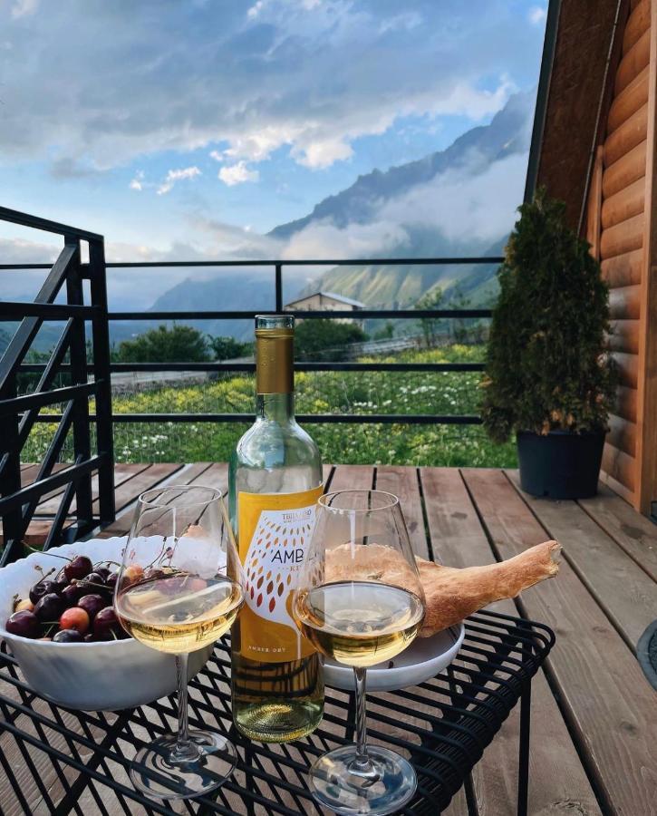Kazbegi Kuro Cottages מראה חיצוני תמונה