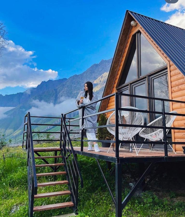 Kazbegi Kuro Cottages מראה חיצוני תמונה