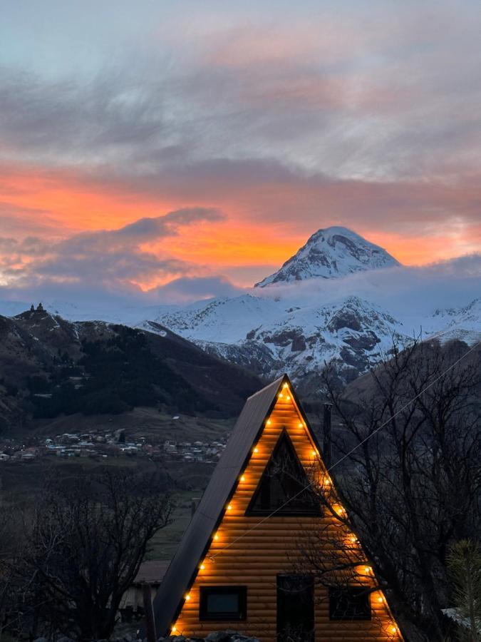 Kazbegi Kuro Cottages מראה חיצוני תמונה
